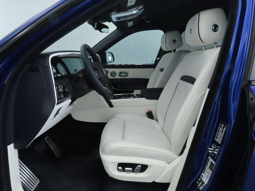 Used 2026 Rolls-Royce Cullinan Black Badge AWD/4WD image 20