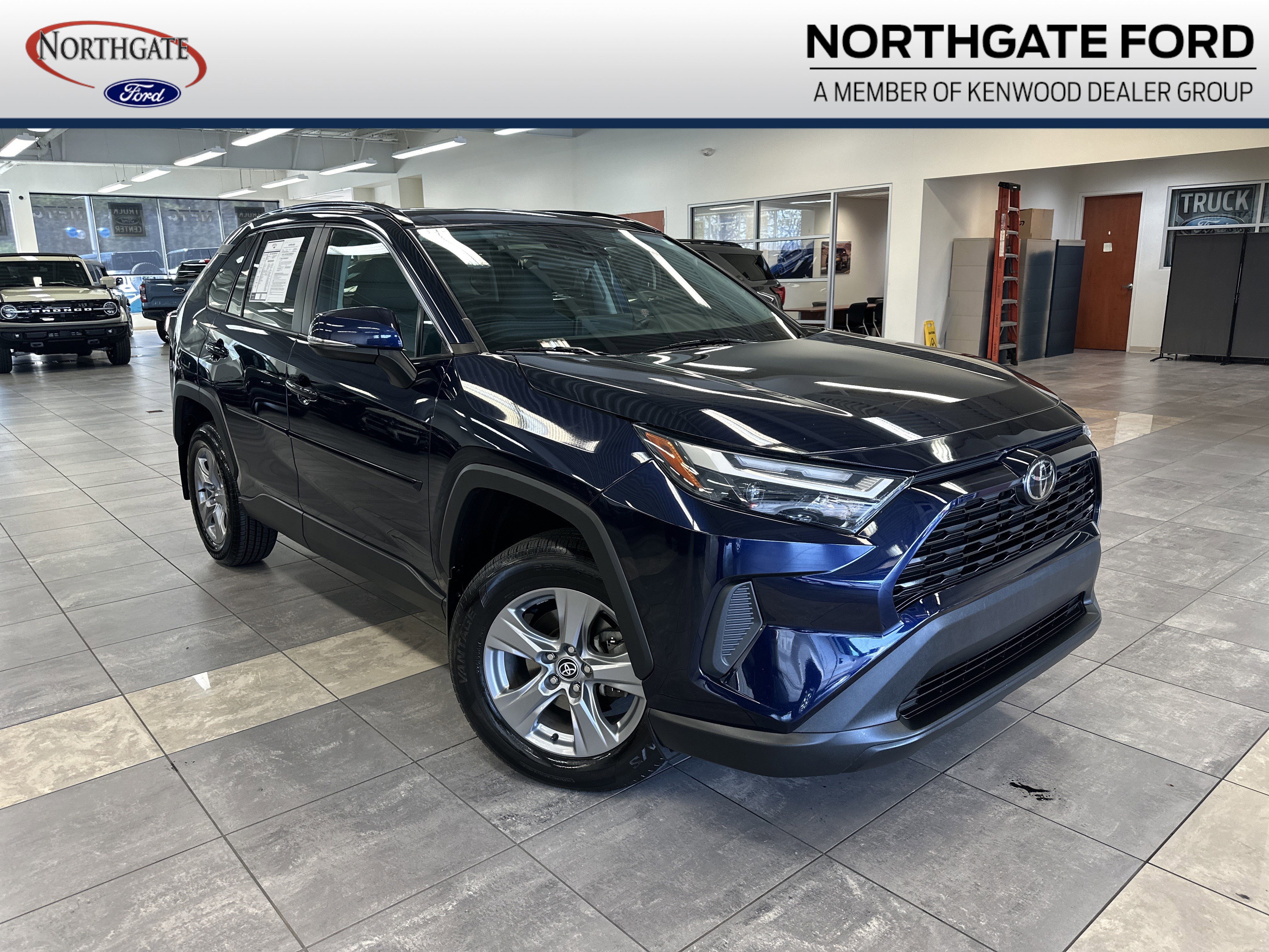 Used 2022 Toyota RAV4 XLE w/ Convenience Package image 1