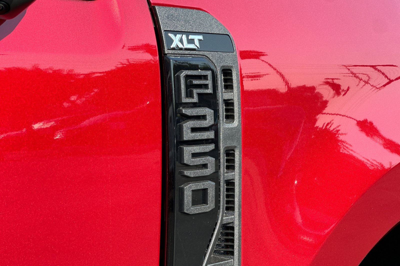 New 2025 Ford F250 XLT w/ Black Appearance Package image 26