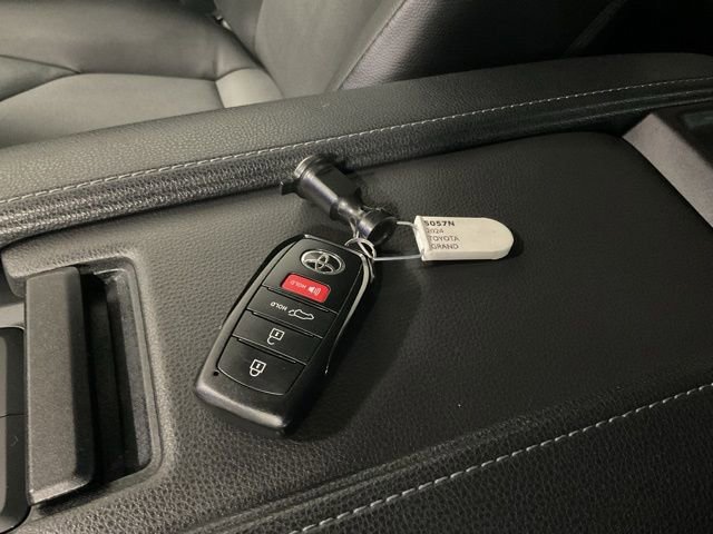 Used 2024 Toyota Grand Highlander AWD image 23