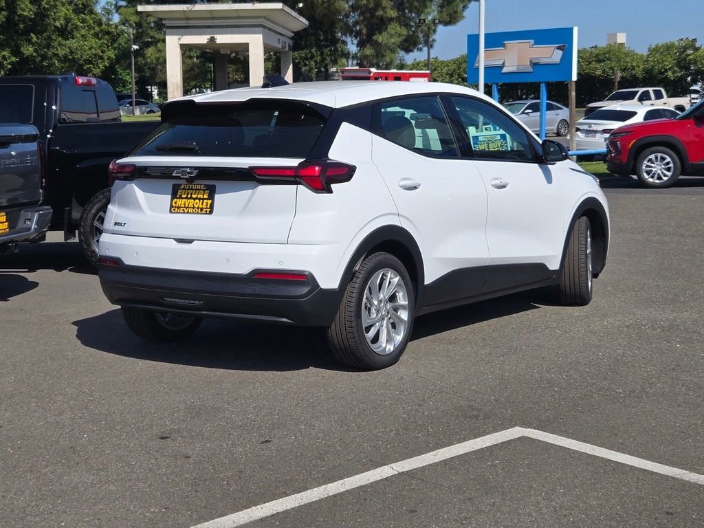 New 2027 Chevrolet Bolt LT w/ Comfort Package FWD image 4