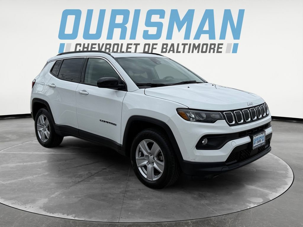 Used 2022 Jeep Compass Latitude w/ Sun and Sound Group AWD/4WD image 1
