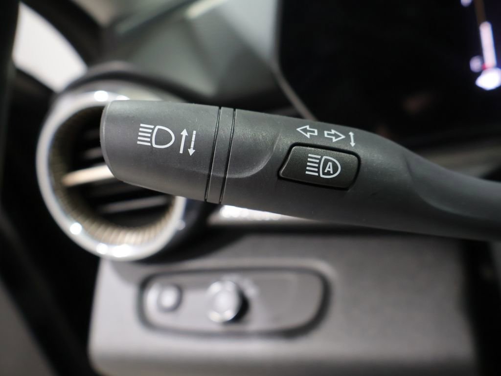 Used 2025 Chevrolet Trax ACTIV w/ Driver Confidence Package image 36