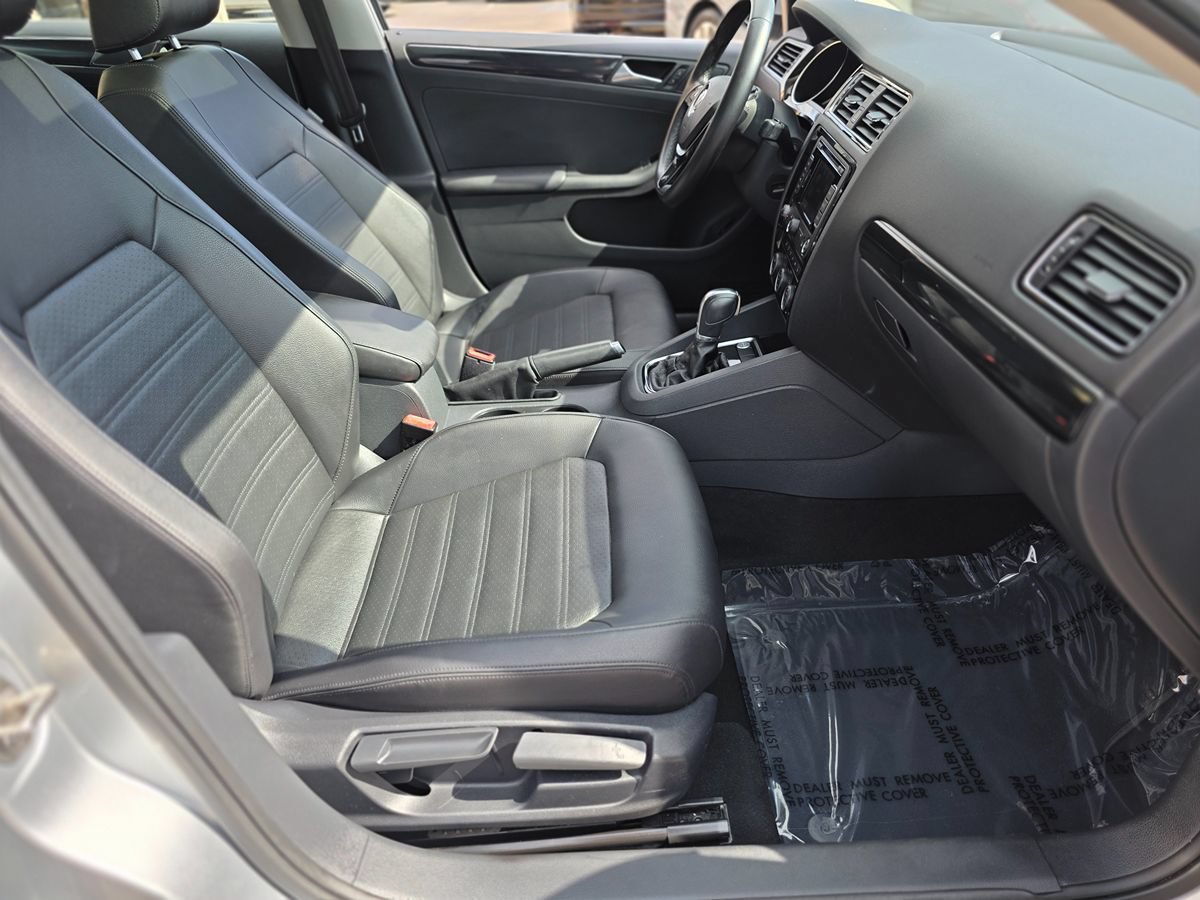 Used 2015 Volkswagen Jetta SEL FWD image 15