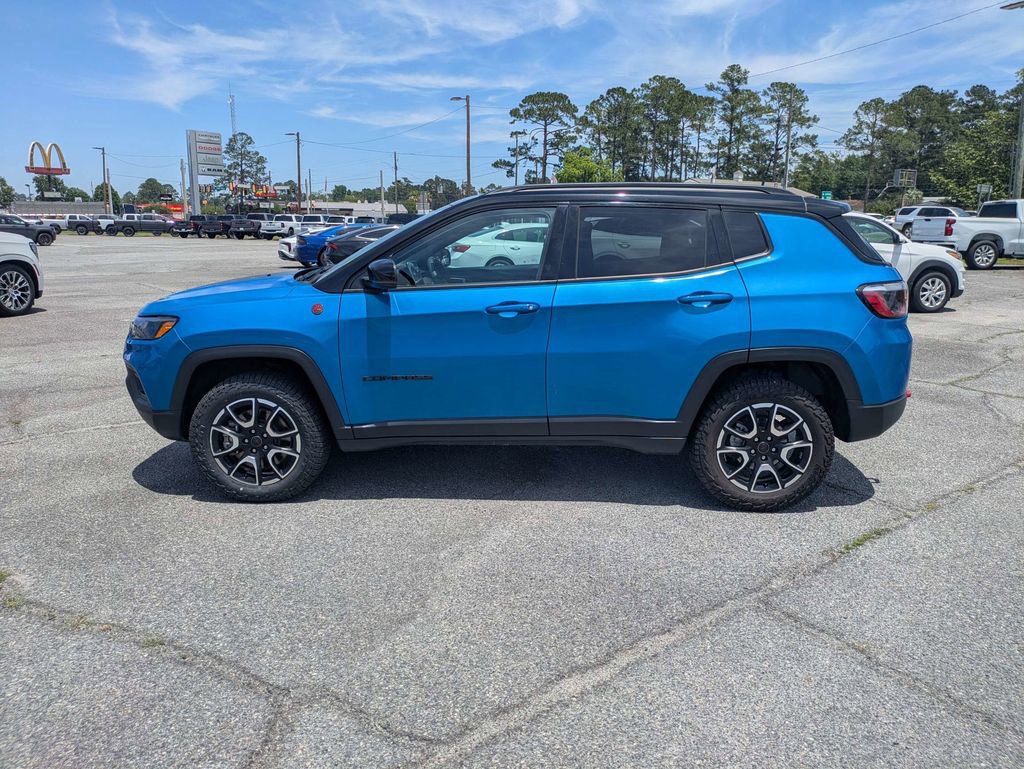 Used 2025 Jeep Compass Trailhawk AWD/4WD image 7