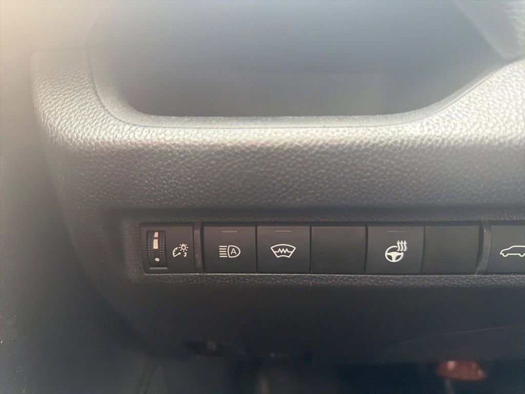 Used 2024 Toyota RAV4 XLE w/ Convenience Package AWD/4WD image 4