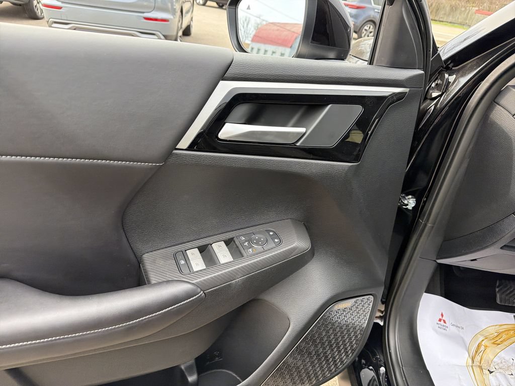 New 2026 Mitsubishi Outlander SE AWD/4WD image 15