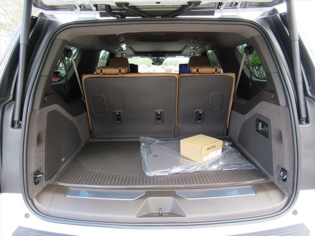 New 2026 Cadillac Escalade ESV Luxury w/ Touring Package image 36