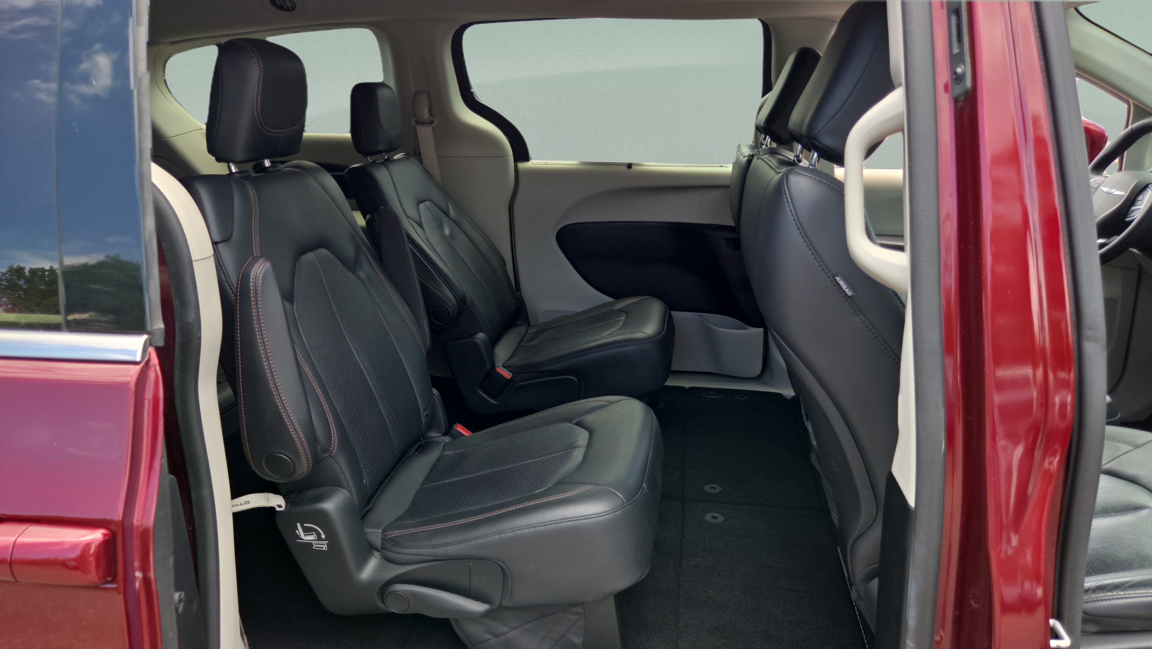 Used 2018 Chrysler Pacifica Touring-L w/ Tire & Wheel Group FWD image 20