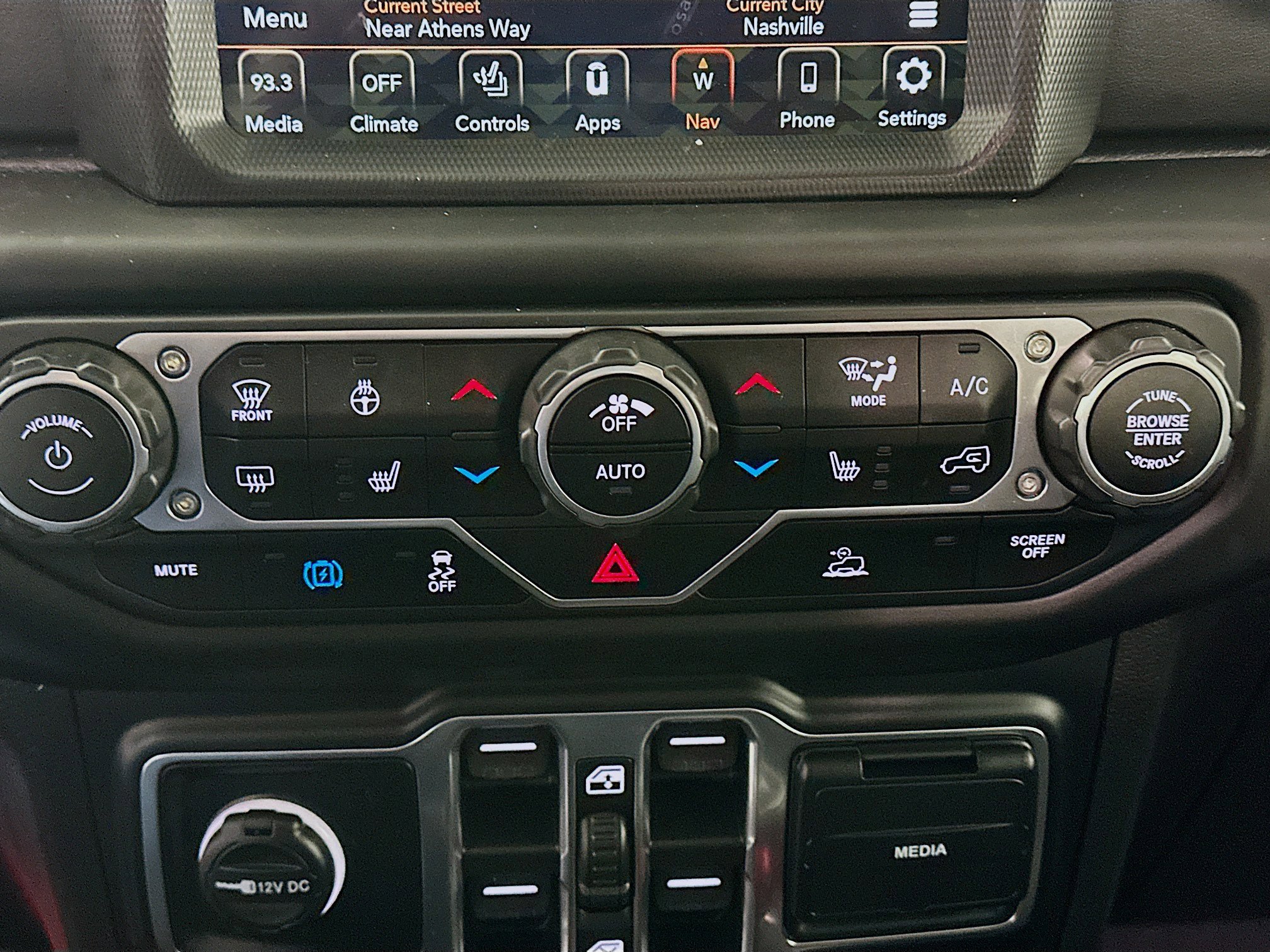 Used 2023 Jeep Wrangler Sahara w/ Cold Weather Group image 23