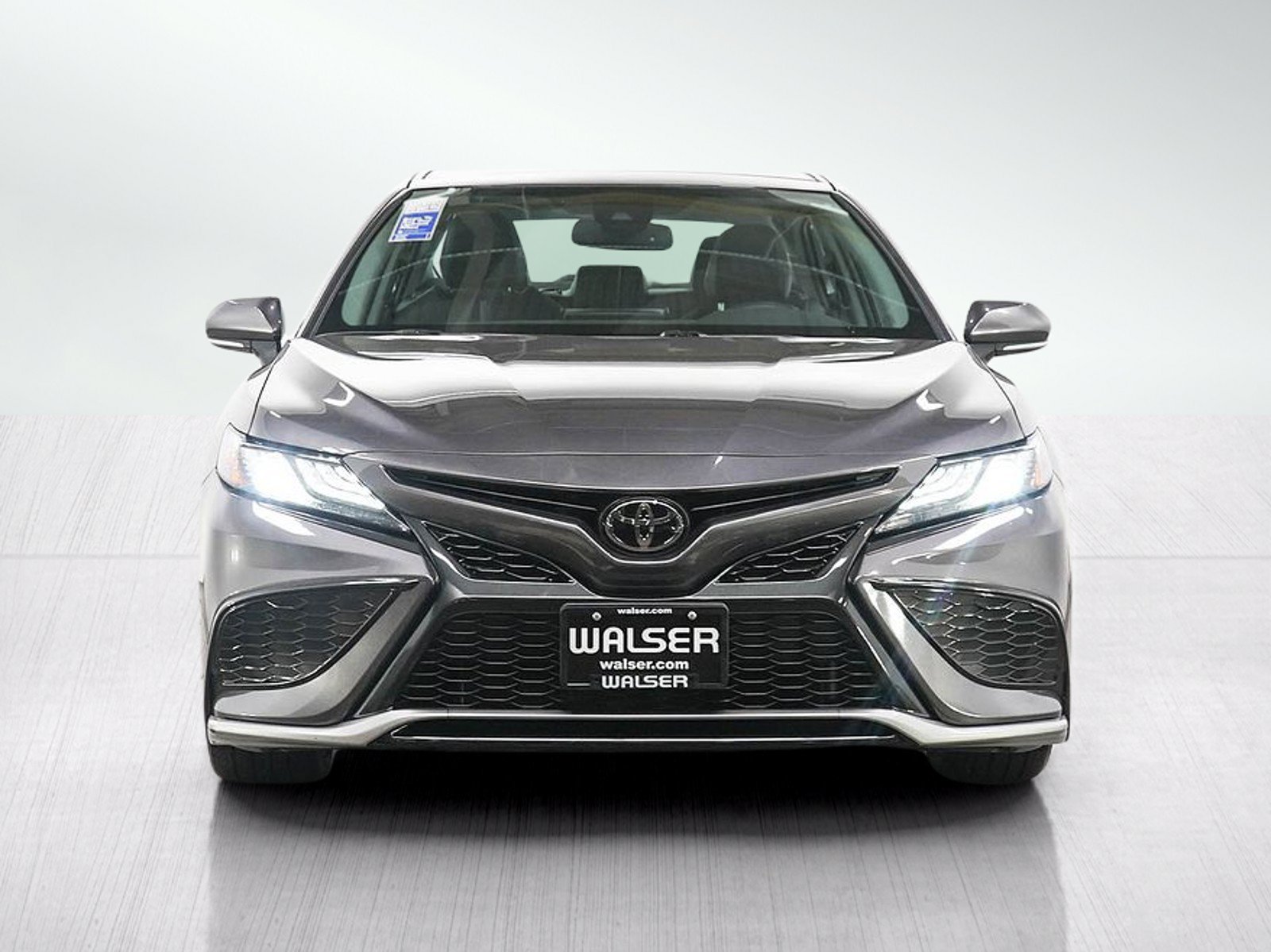 Used 2022 Toyota Camry XSE FWD image 8