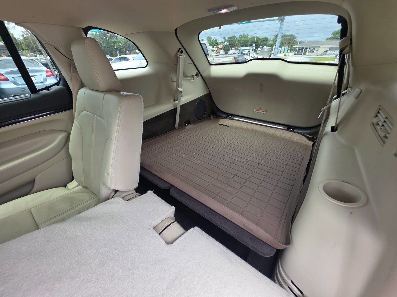 Used 2013 Lincoln MKT FWD image 12