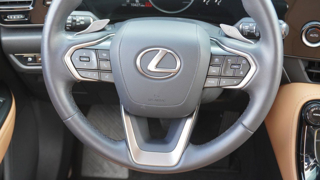 Used 2025 Lexus NX 250 FWD w/ Towing Package (2000 Lbs) image 29