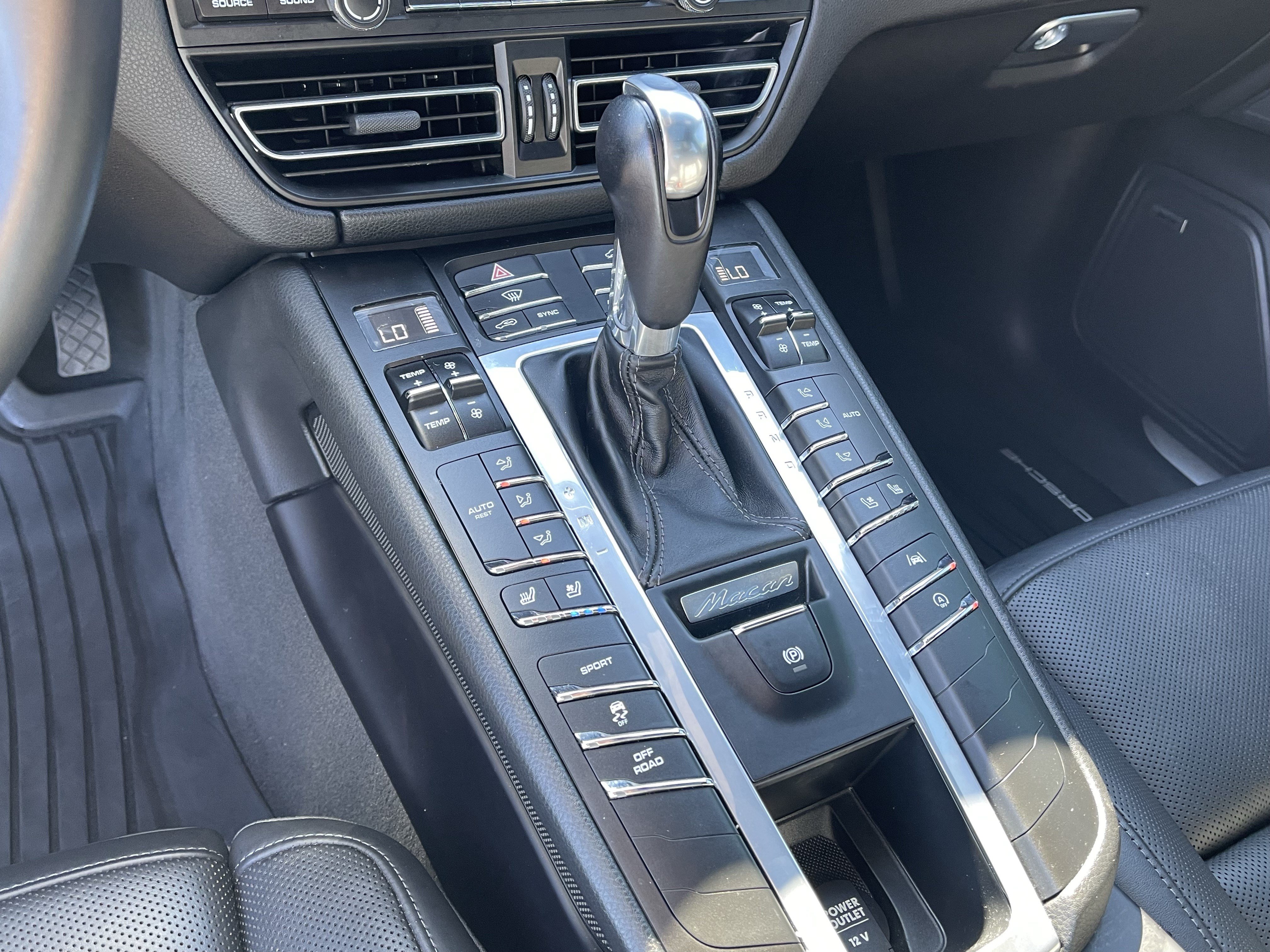 Used 2019 Porsche Macan S AWD/4WD image 25
