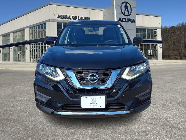 Used 2017 Nissan Rogue S image 2