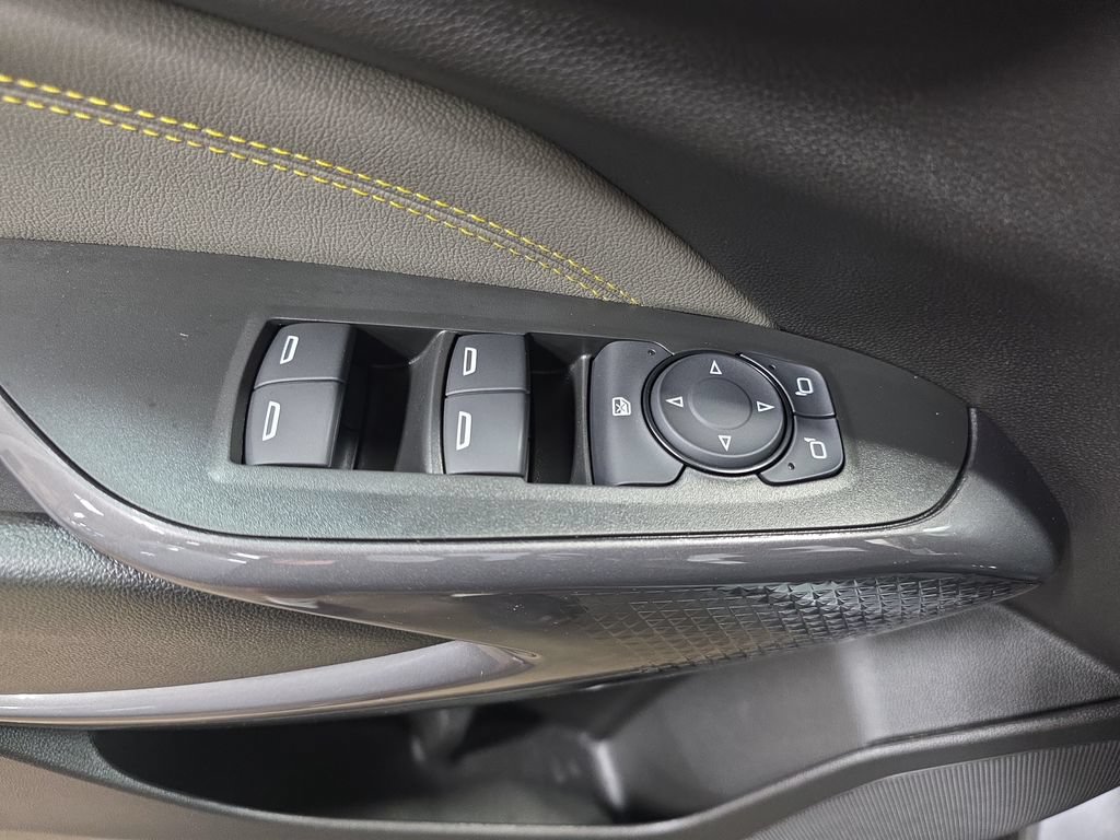 Used 2025 Chevrolet Trax ACTIV w/ Driver Confidence Package FWD image 26