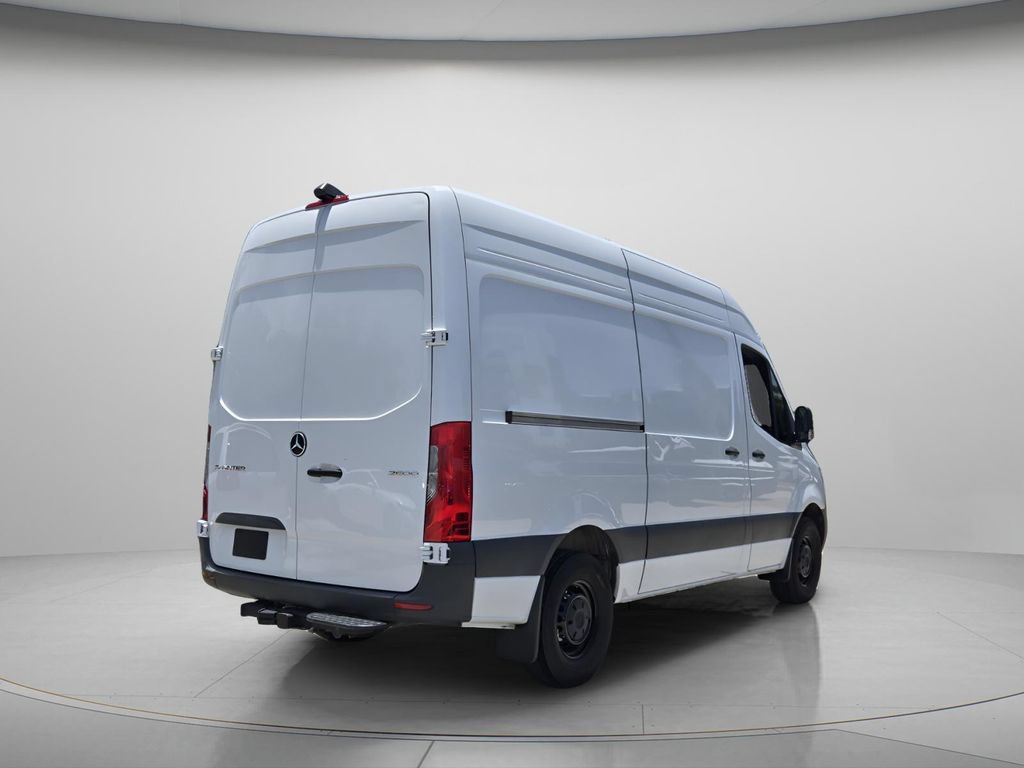 Used 2025 Mercedes-Benz Sprinter 2500 image 8