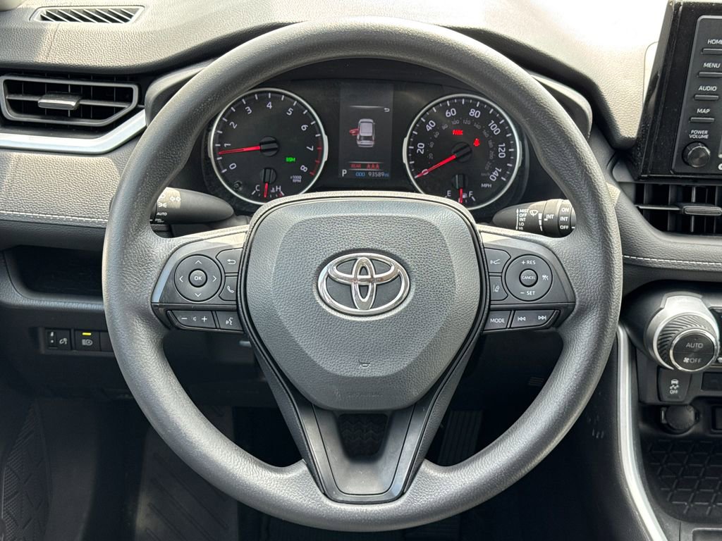 Used 2022 Toyota RAV4 XLE image 23