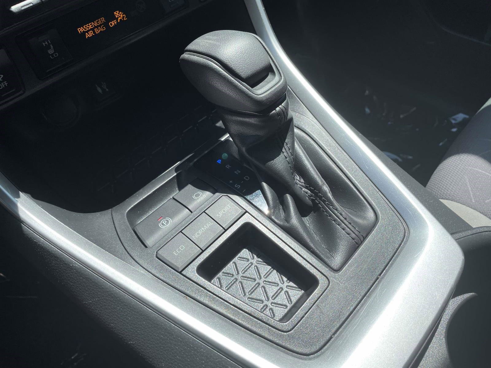 Used 2019 Toyota RAV4 XLE w/ Convenience Package FWD image 34