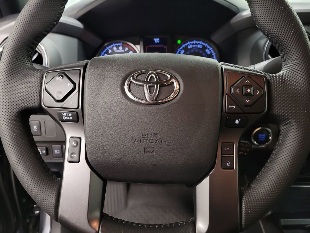 Used 2022 Toyota Tacoma TRD Sport AWD/4WD image 17