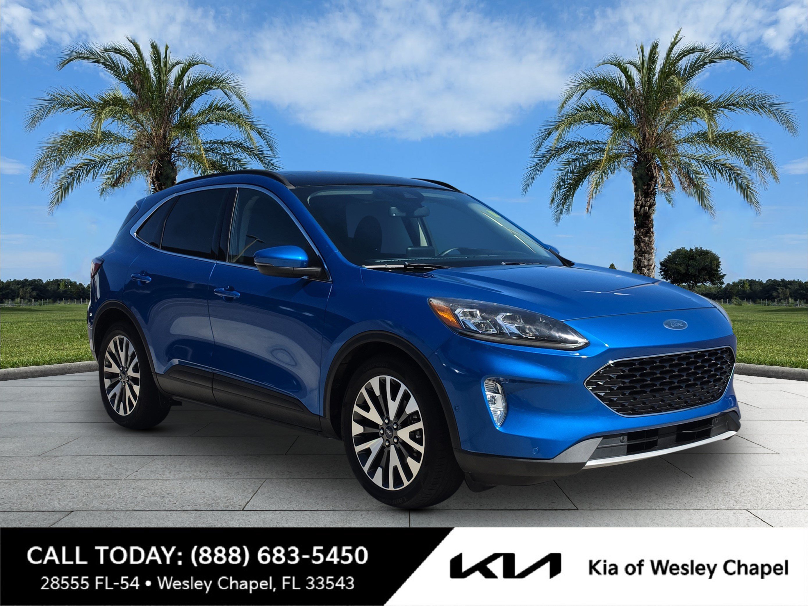 Used 2020 Ford Escape Titanium FWD image 1