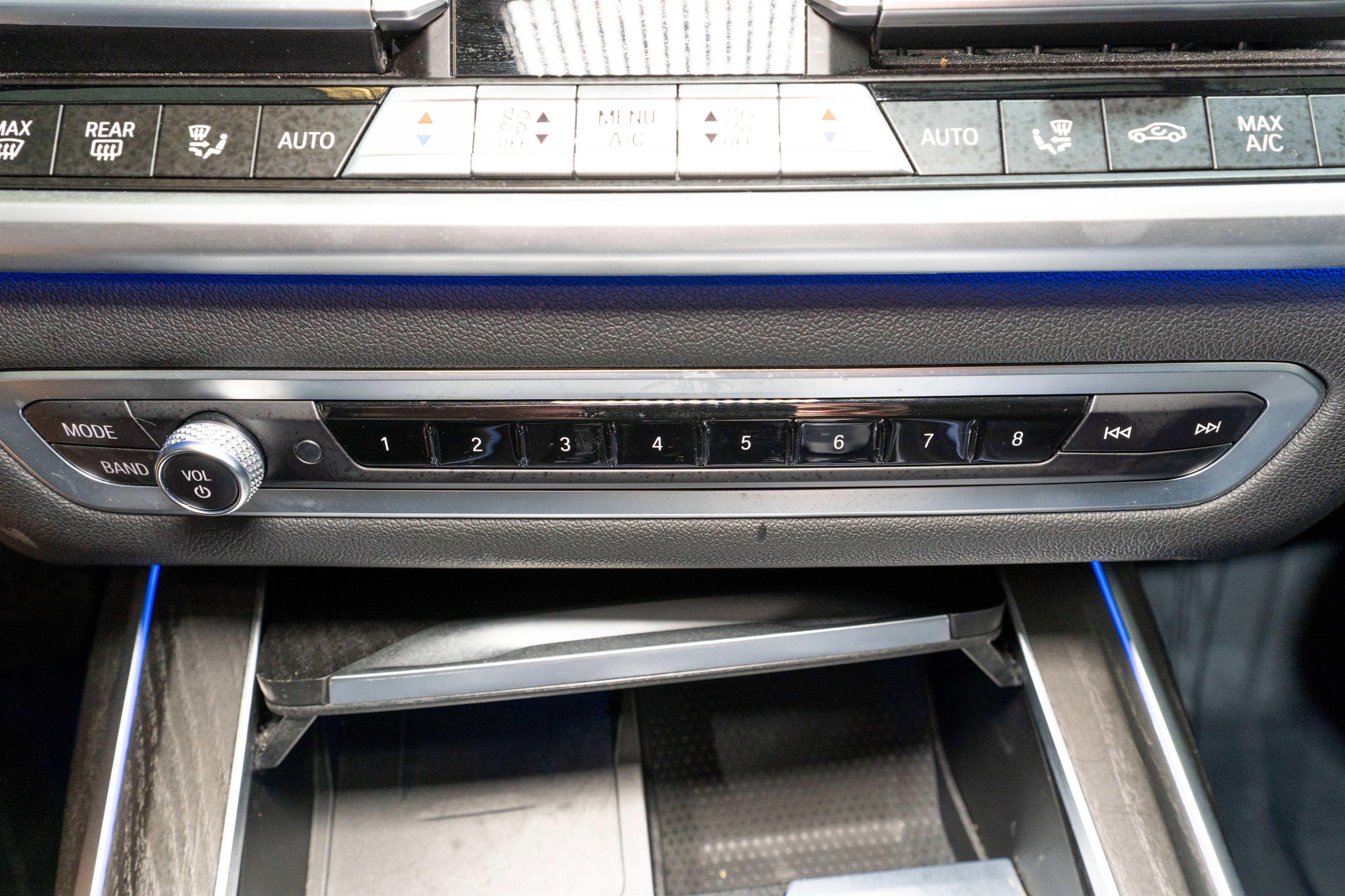 Used 2022 BMW X7 xDrive40i w/ Premium Package image 25