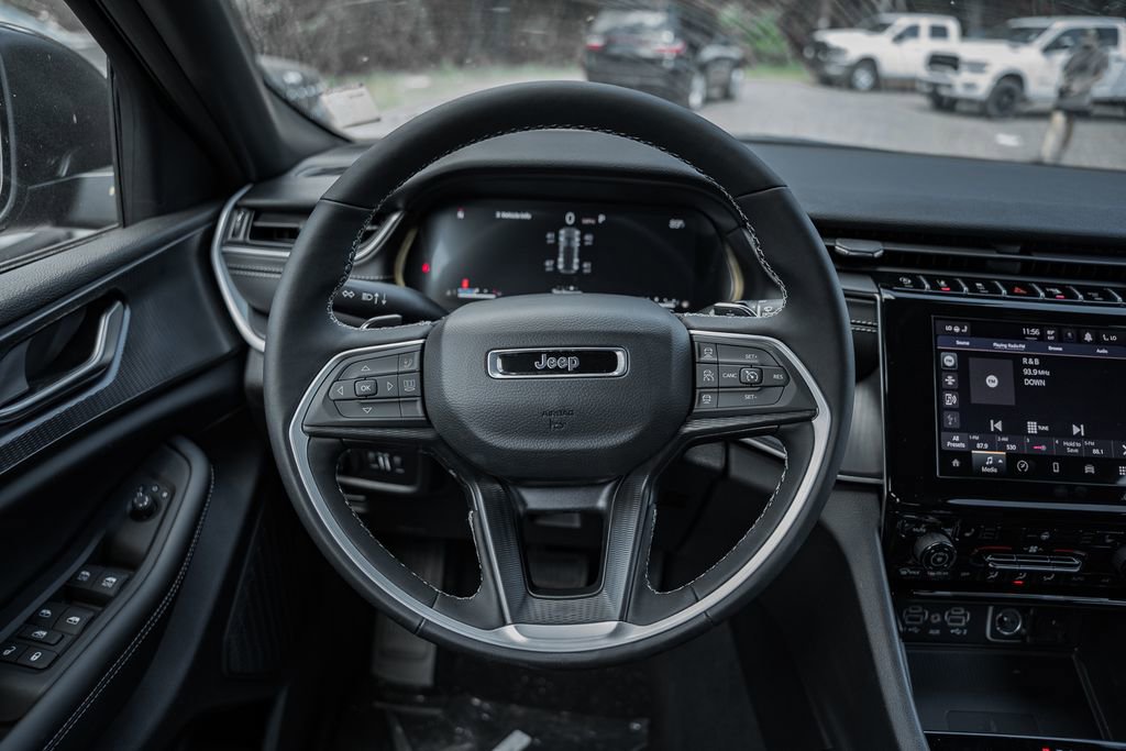 New 2025 Jeep Grand Cherokee Laredo X w/ Luxury Tech Group I image 28