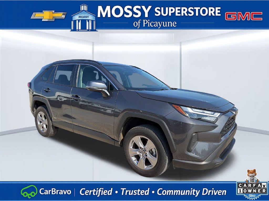 Used 2025 Toyota RAV4 XLE AWD/4WD image 10