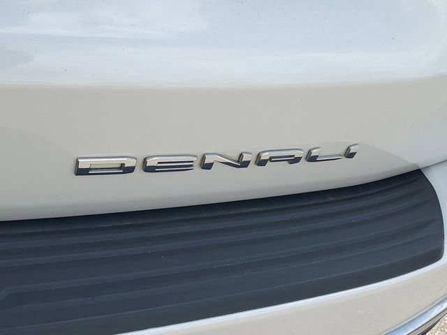 Used 2022 GMC Yukon XL Denali image 31