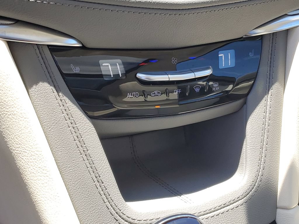 Certified 2024 Cadillac XT5 Premium Luxury w/ LPO, Floor Liner Package FWD image 17