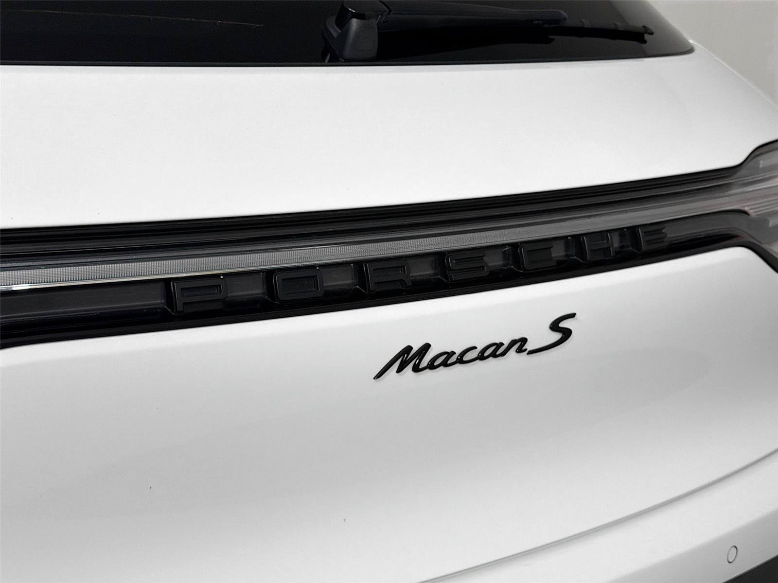 Certified 2023 Porsche Macan S AWD/4WD image 17