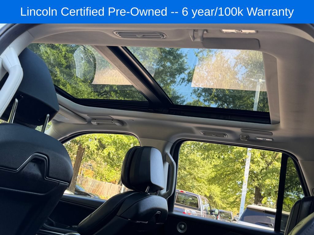 Certified 2025 Lincoln Navigator Reserve AWD/4WD image 10