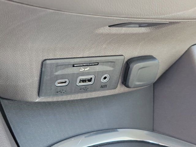 Used 2022 Chevrolet Malibu Premier image 29
