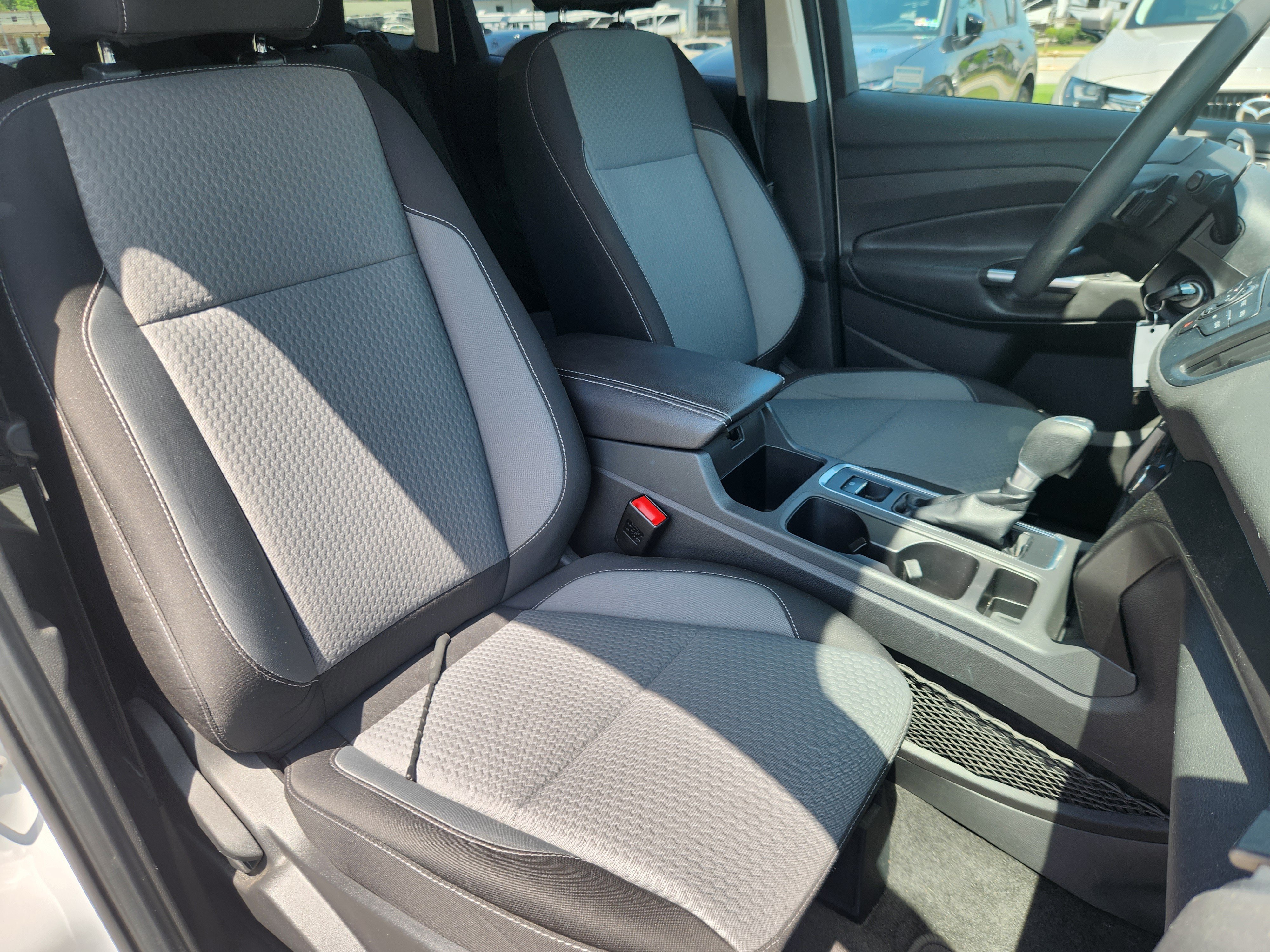 Used 2017 Ford Escape SE FWD image 14