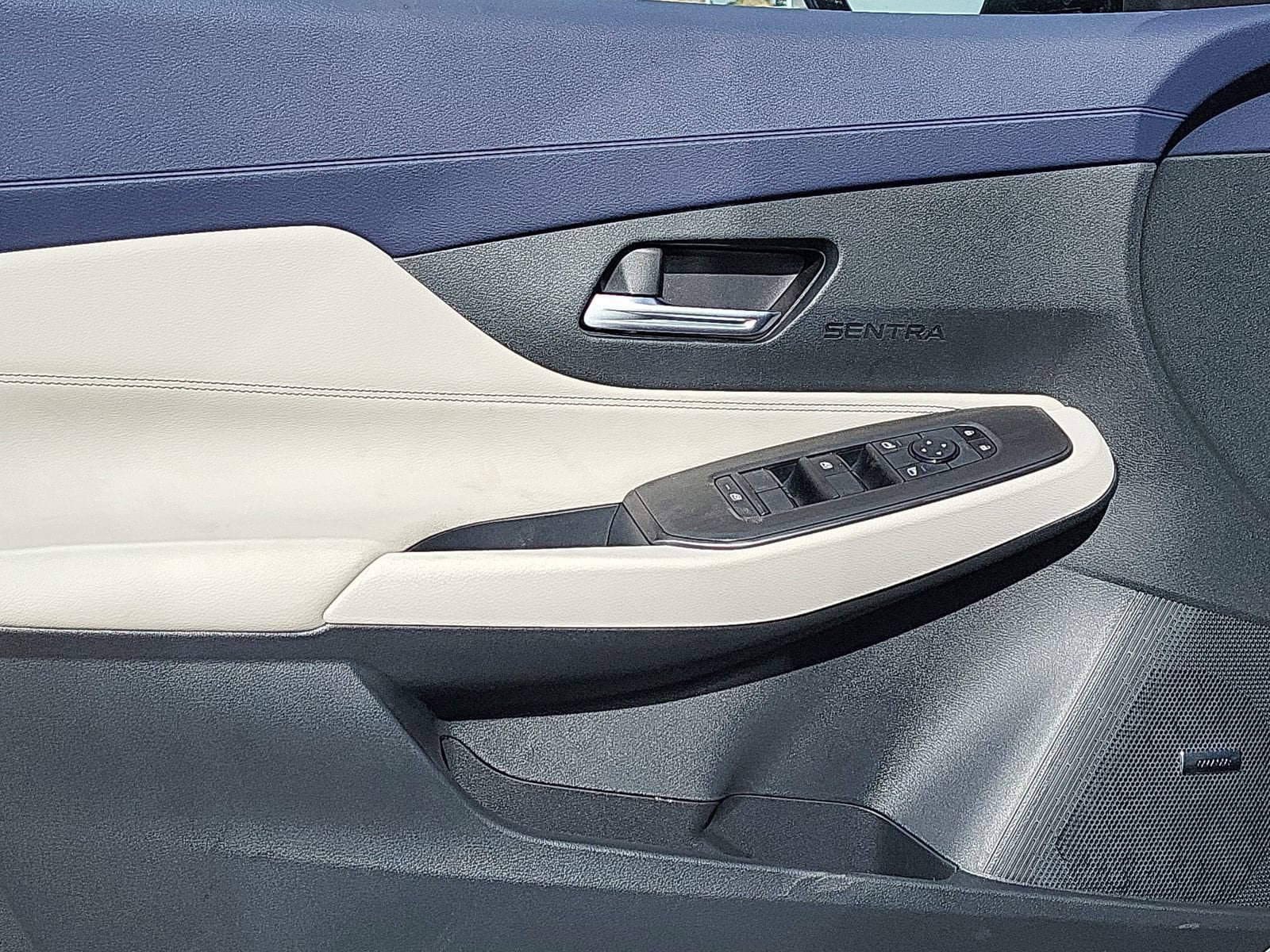 New 2026 Nissan Sentra SL w/ Floor Mat Package FWD image 6