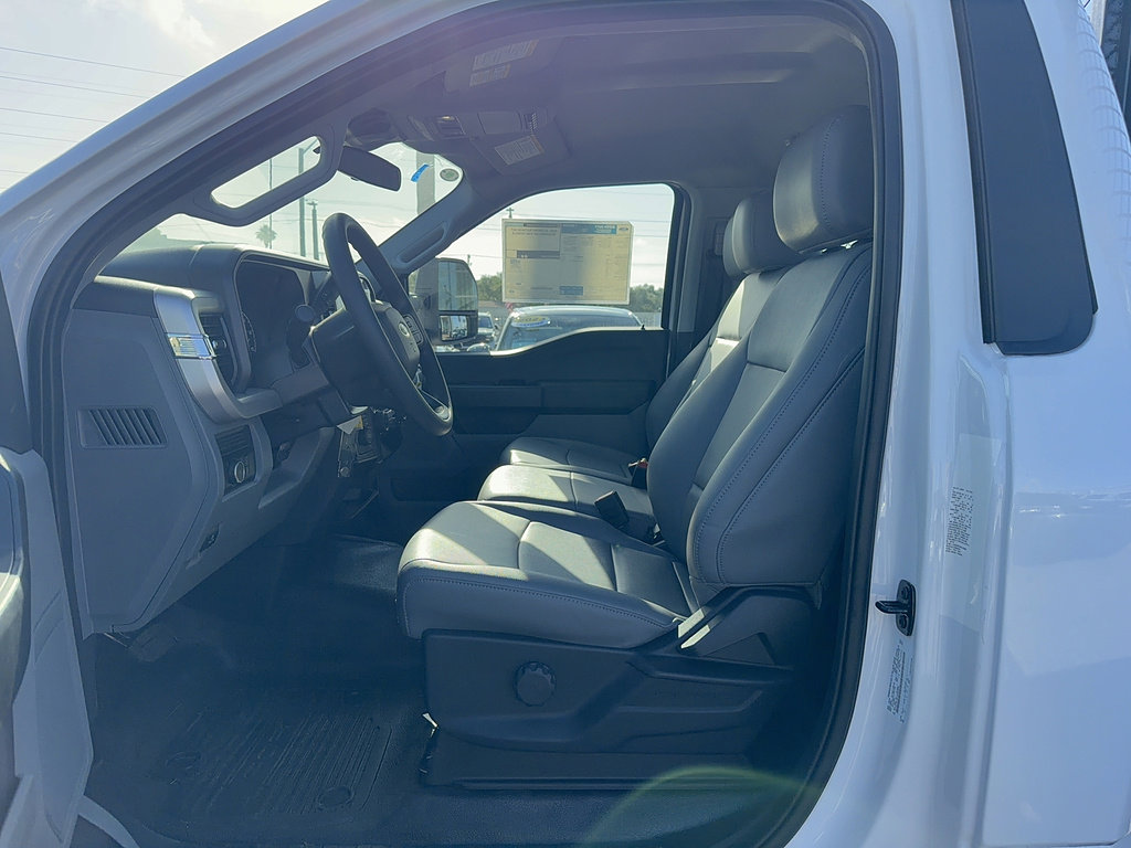 New 2026 Ford F550 4x4 Regular Cab Super Duty image 13