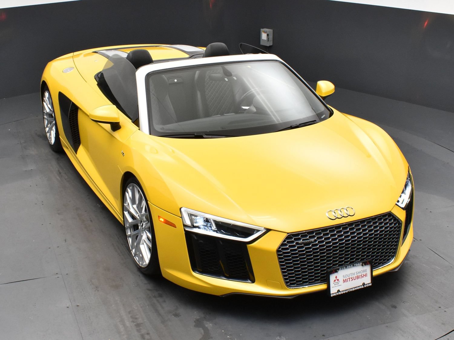 Used 2017 Audi R8 V10 w/ Carbon Exterior Package AWD/4WD image 19