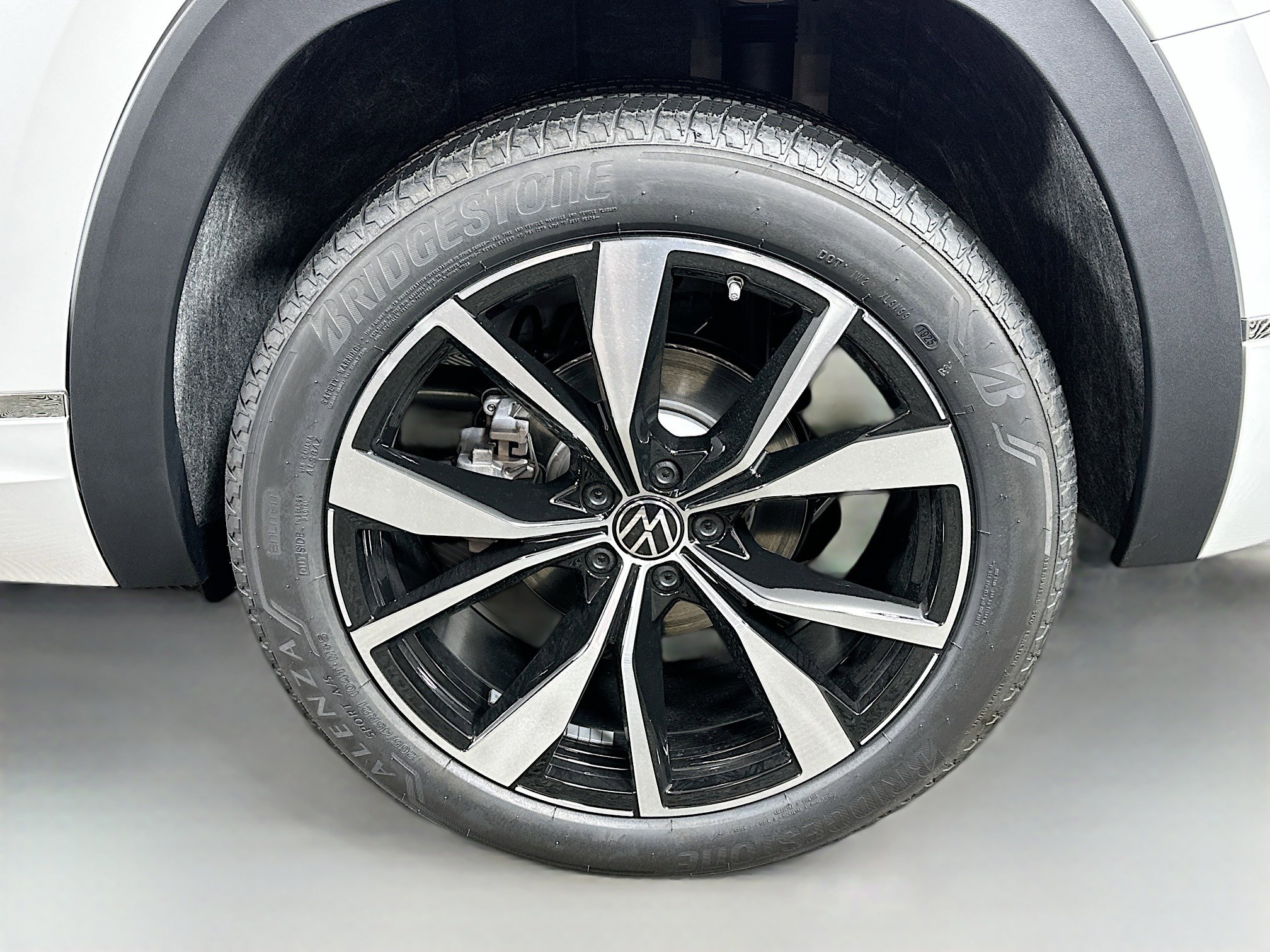 New 2026 Volkswagen Atlas SEL Premium R-Line image 33