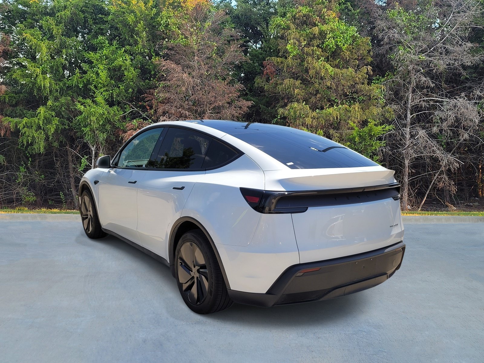 Used 2026 Tesla Model Y AWD image 21