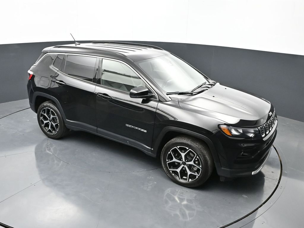 Used 2025 Jeep Compass Limited AWD/4WD image 33