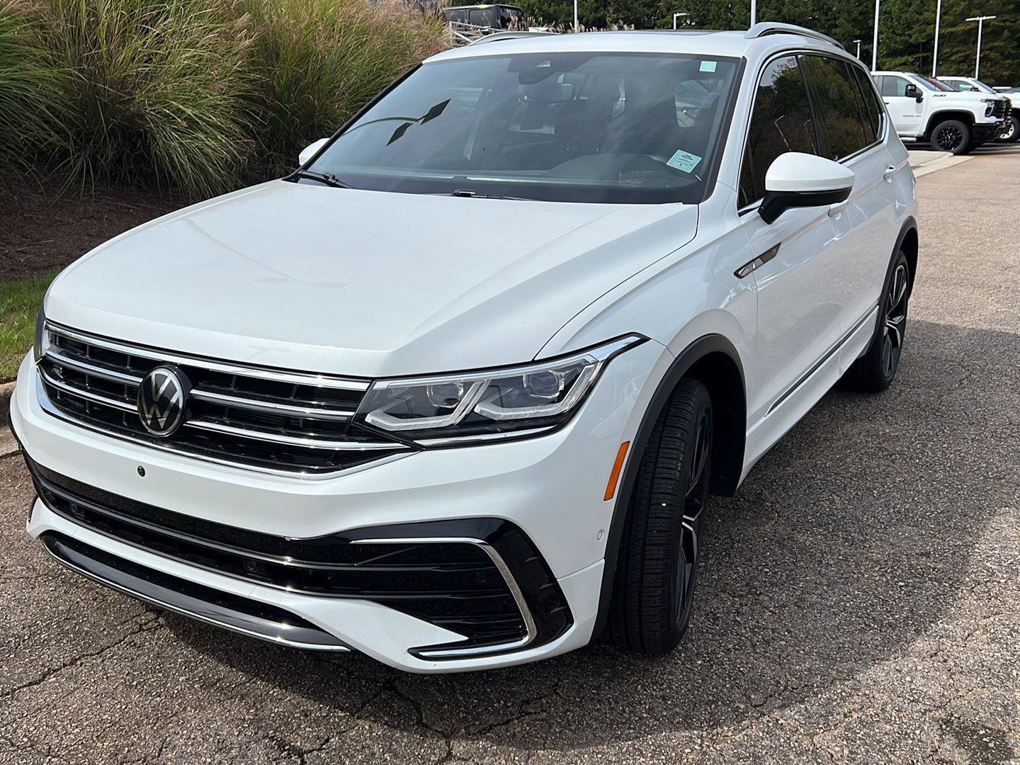 Used 2024 Volkswagen Tiguan SEL R-Line