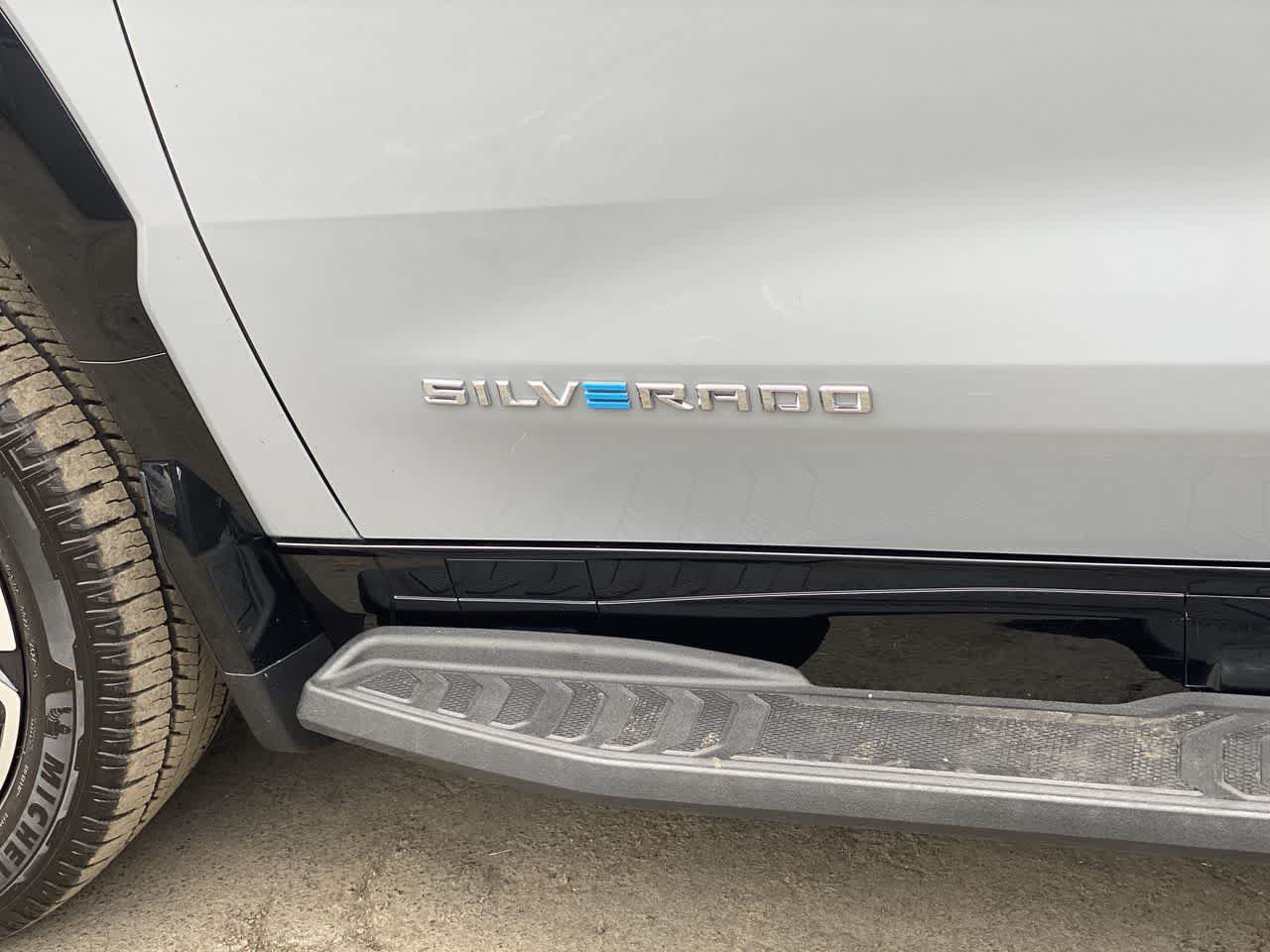 Used 2025 Chevrolet Silverado EV RST AWD/4WD image 10