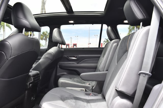 Used 2026 Toyota Grand Highlander AWD Hybrid image 23