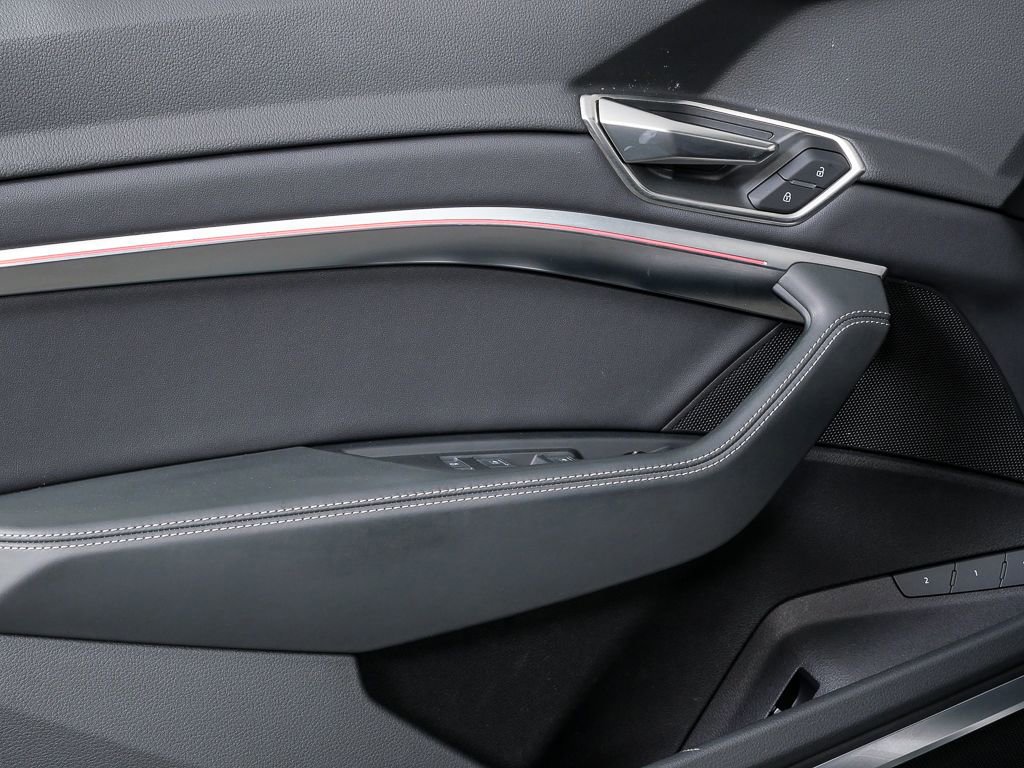 Used 2024 Audi Q8 e-tron Prestige w/ Prestige Package image 6