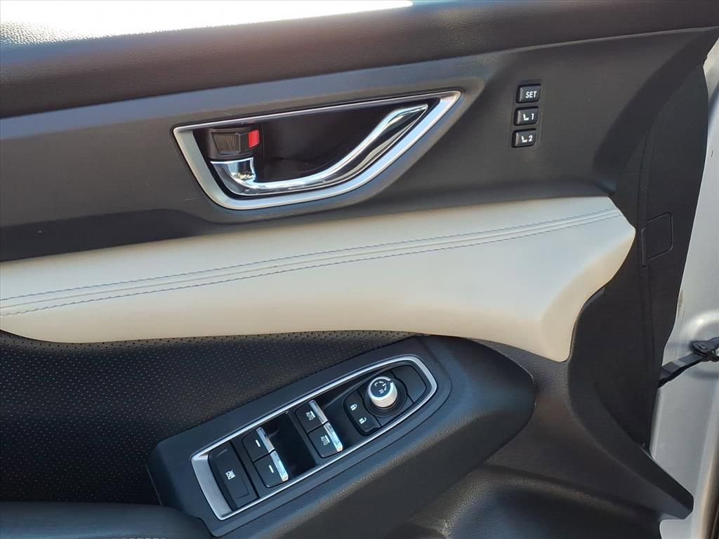 Used 2022 Subaru Ascent Limited w/ Technology Package image 4