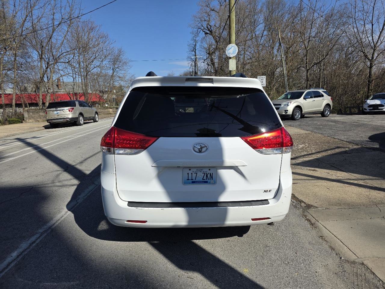 Used 2013 Toyota Sienna XLE FWD image 4
