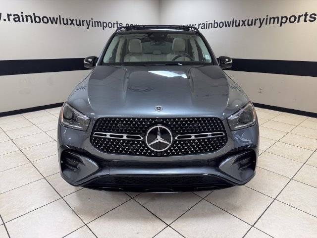 Used 2025 Mercedes-Benz GLE 350 4MATIC w/ AMG Line Exterior image 2