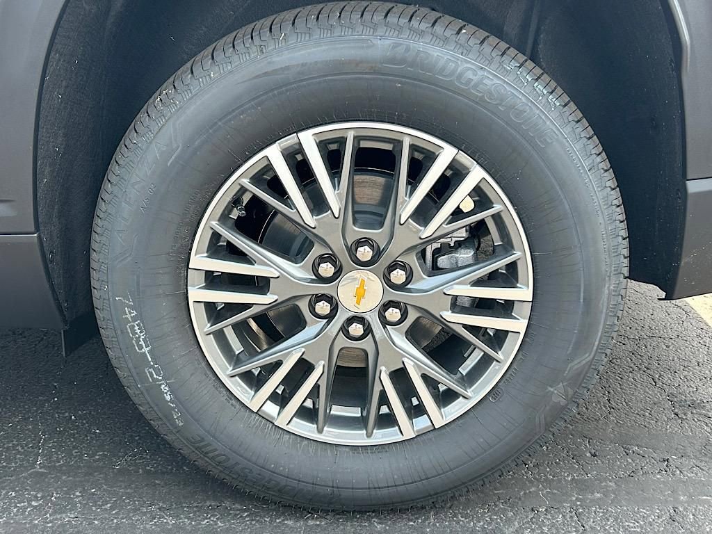 New 2025 Chevrolet Traverse LT w/ Driver Confidence Package image 24
