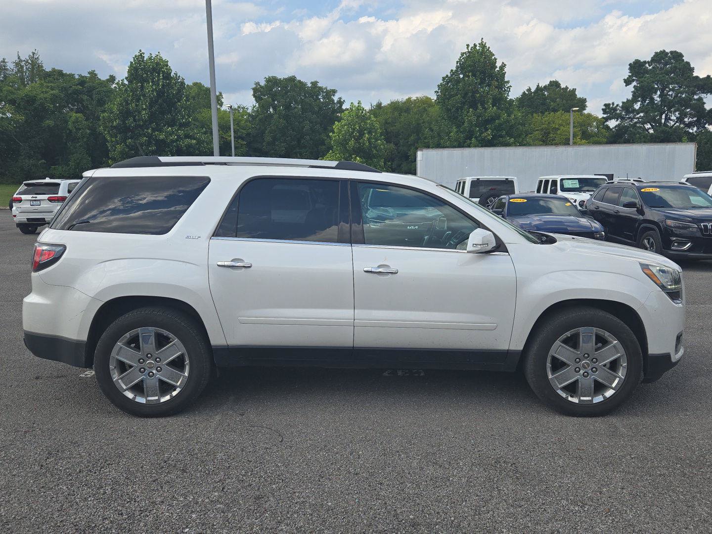 Used 2017 GMC Acadia Limited SLT FWD image 8