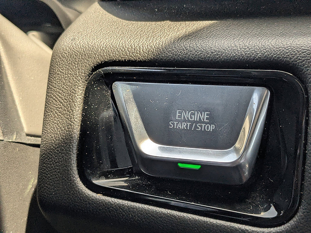 Certified 2025 GMC Yukon Denali AWD/4WD image 44